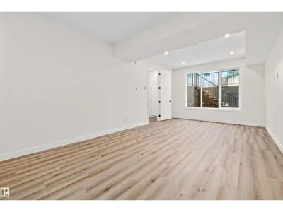 10934 132 ST NW photo 49