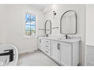 10934 132 ST NW photo 36