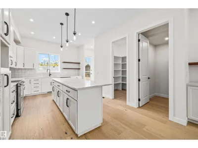 10934 132 ST NW photo 18