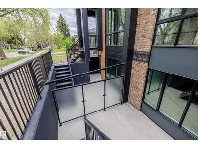 10934 132 ST NW photo 44