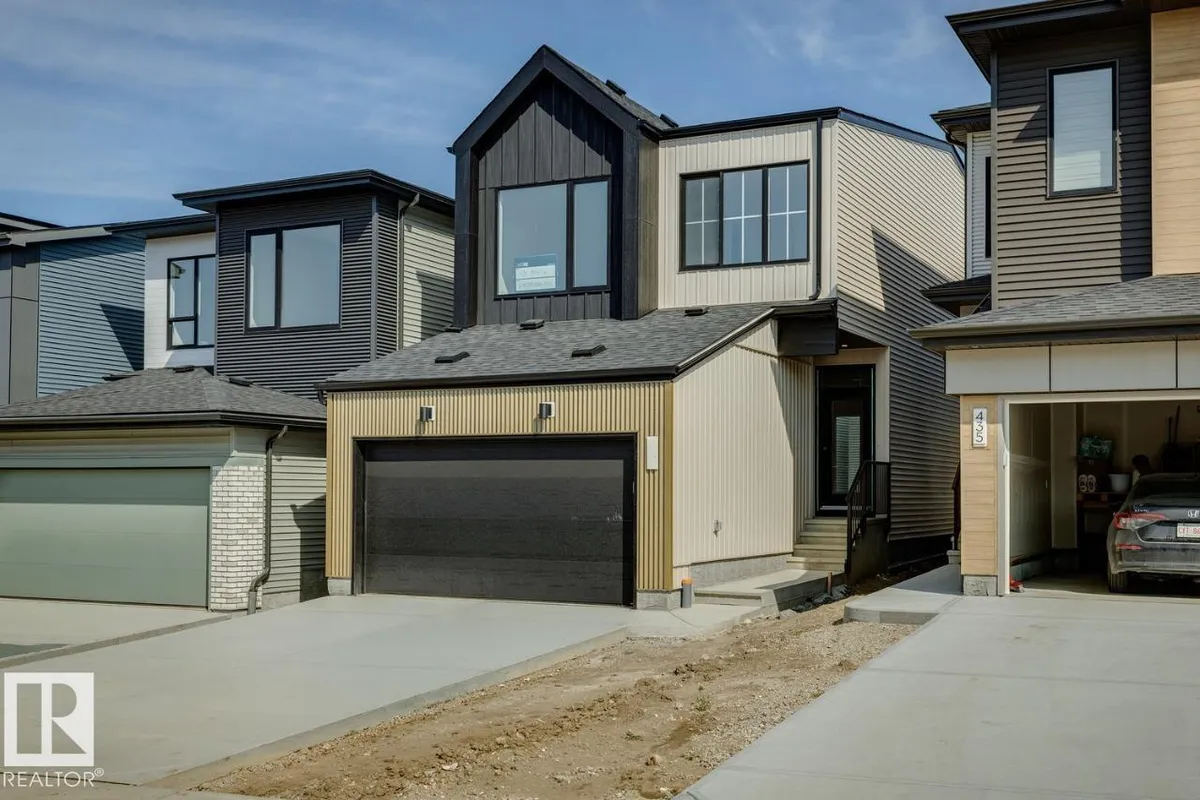 431 31 ST SW exterior