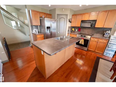 5420 162B AV NW photo 5