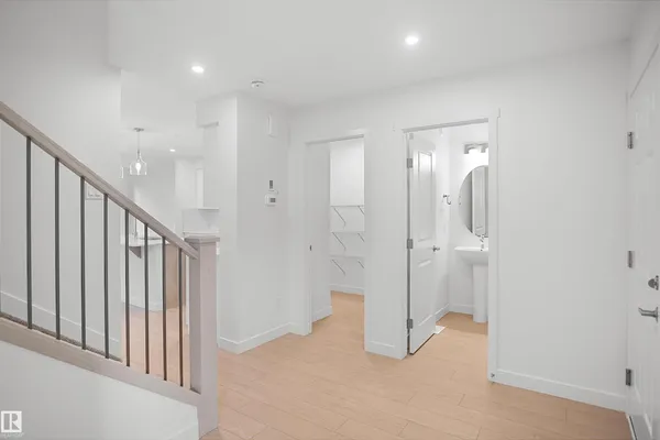 1719 8 ST NW photo 3