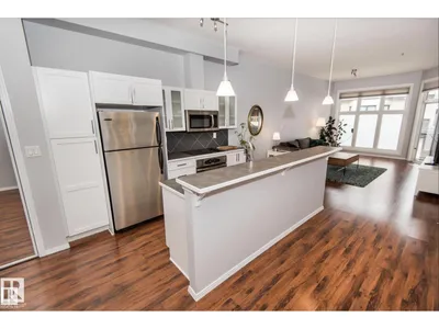 #415 10147 112 ST NW photo 9