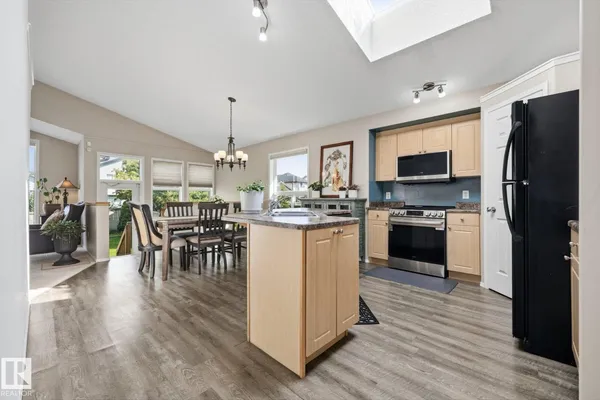 411 86 ST SW photo 3