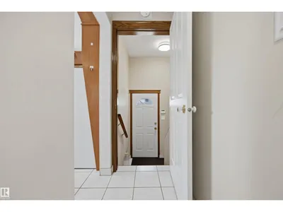 14008 94 ST NW photo 24