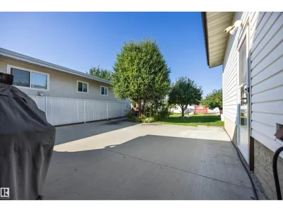 14008 94 ST NW photo 45