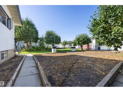 14008 94 ST NW photo 51