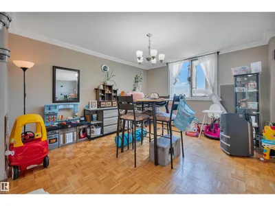 #205 9835 113 ST NW photo 17