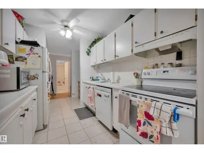 #205 9835 113 ST NW photo 19