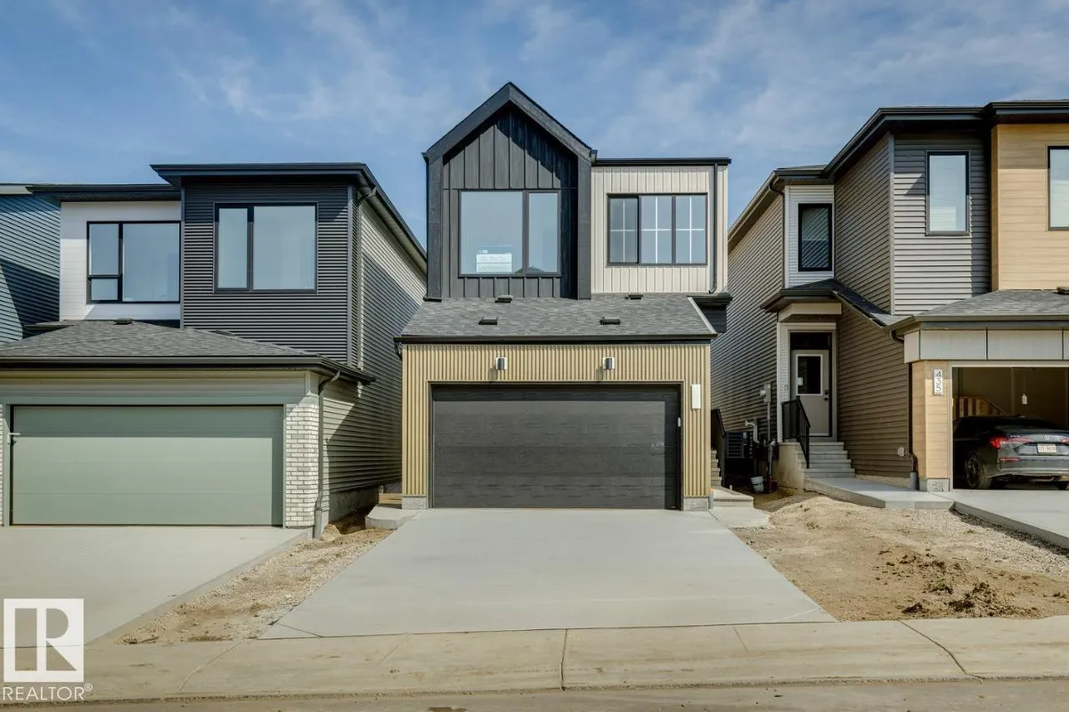 1566 Keswick DR SW exterior