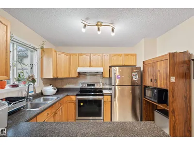 #3 10909 106 ST NW photo 9