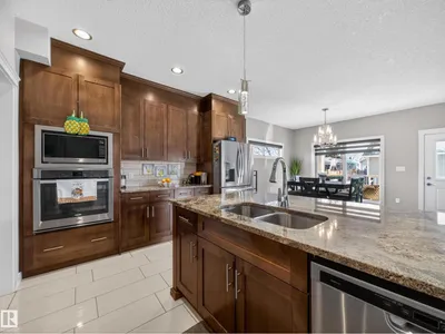 9917 162 ST NW photo 22