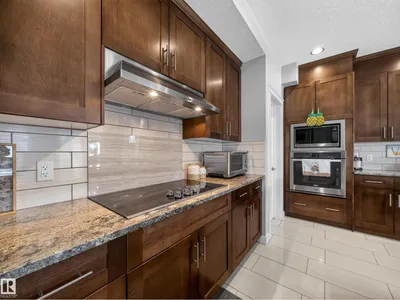 9917 162 ST NW photo 23