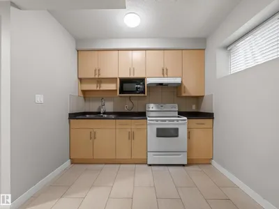 9917 162 ST NW photo 60