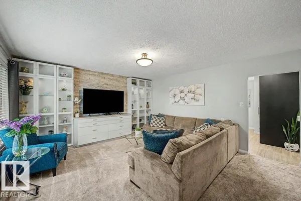 12112 38 ST NW photo 2