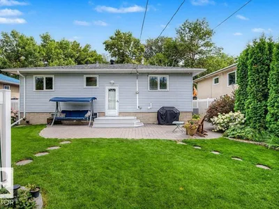 12112 38 ST NW photo 25