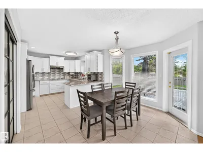 4216 47 ST NW photo 17