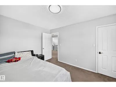 4216 47 ST NW photo 34