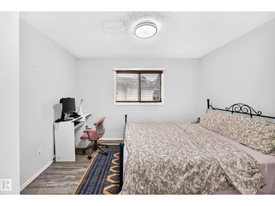 4216 47 ST NW photo 21