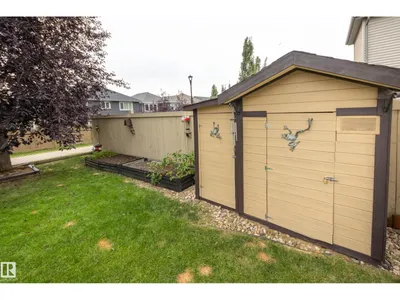 6303 18 AV SW photo 42
