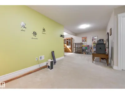 6303 18 AV SW photo 33