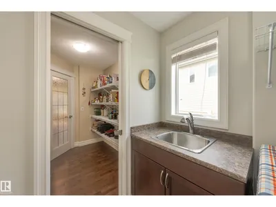 6303 18 AV SW photo 16