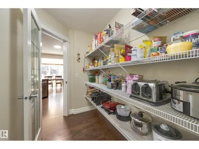 6303 18 AV SW photo 14