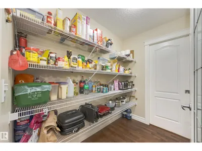 6303 18 AV SW photo 15