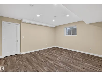 7014 CHIVERS LO SW photo 29