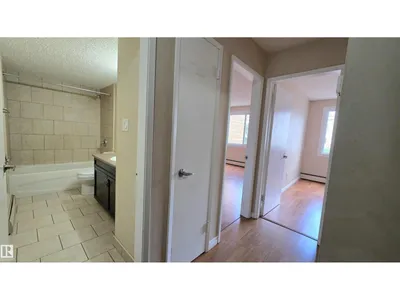 #207 10415 93 ST NW NW photo 22