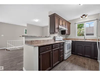 3968 55 ST NW photo 5