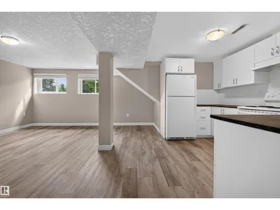 3968 55 ST NW photo 13