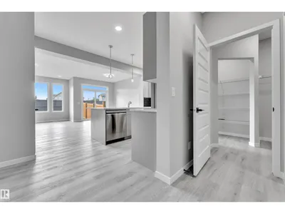 16832 49 ST NW photo 11