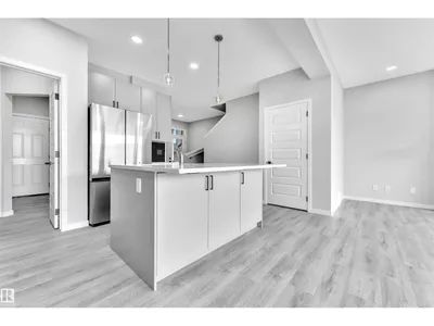 16832 49 ST NW photo 14