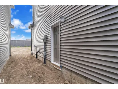 16832 49 ST NW photo 36