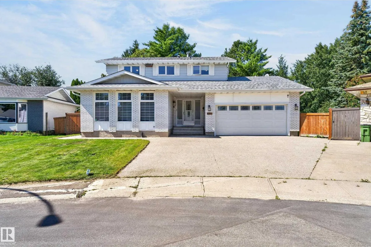 8632 184 ST NW exterior