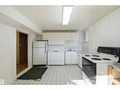 10138 74 ST NW NW photo 38