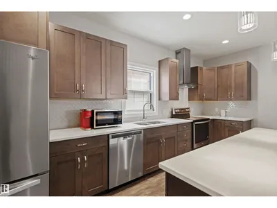 9622 77 AV NW photo 9