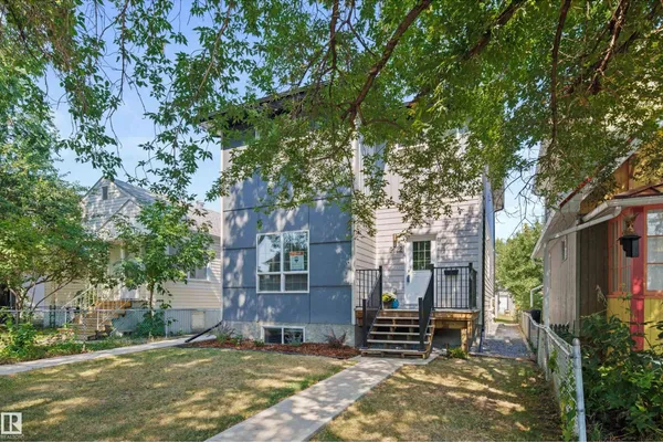 9622 77 AV NW photo 3