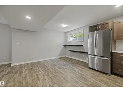 9622 77 AV NW photo 28
