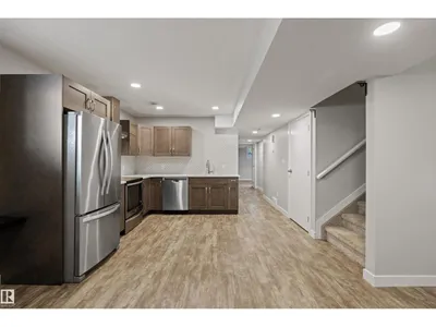 9622 77 AV NW photo 30