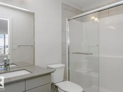 29 McLeod AV photo 13
