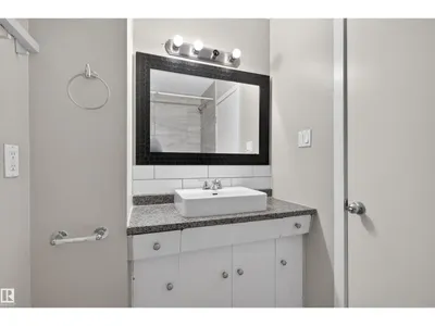 11819-21 40 ST NW photo 9