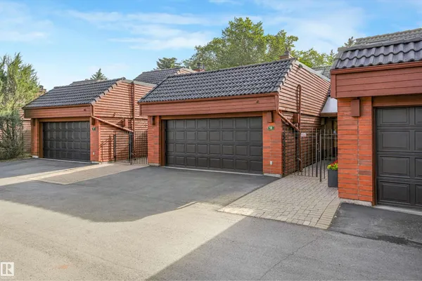#18 500 LESSARD DR NW photo 2