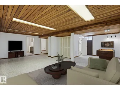 10527 137 AV NW photo 18