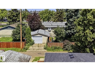 10527 137 AV NW photo 28