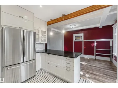 10647 125 ST NW photo 6