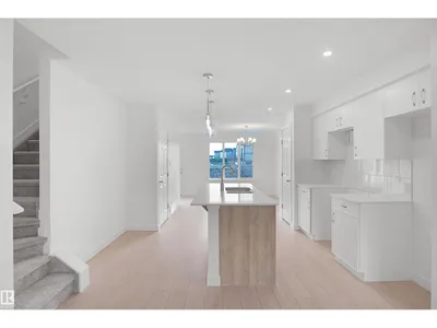 18831 29 AV NW photo 8