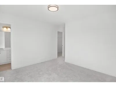 18831 29 AV NW photo 21